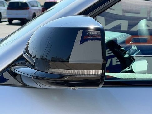 Used 2024 Jeep Grand Cherokee Limited w/ Luxury Tech Group II image 43