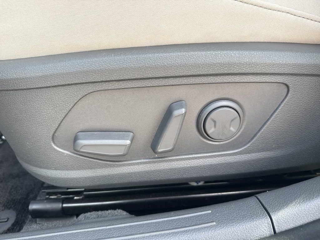 Certified 2025 Hyundai Sonata SEL FWD image 12
