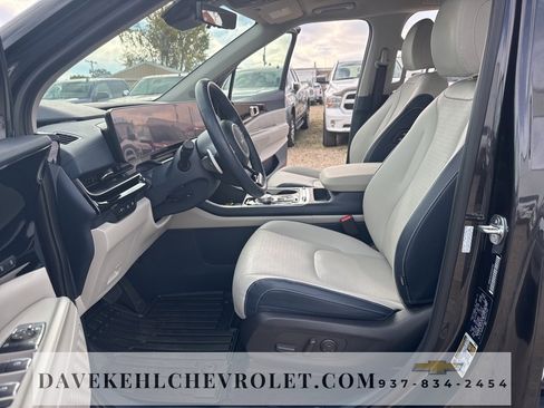 Used 2025 Kia Carnival SX Prestige image 16