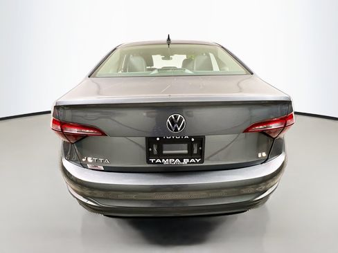 Used 2024 Volkswagen Jetta SE FWD image 6