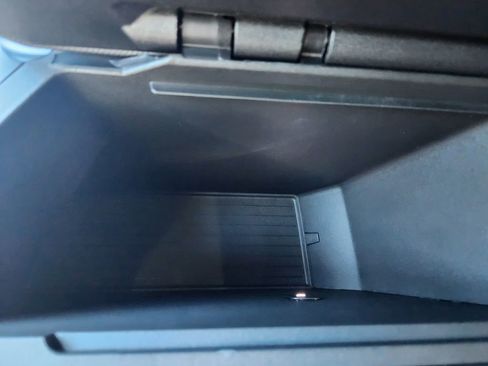 New 2026 Chevrolet Equinox EV LT image 15