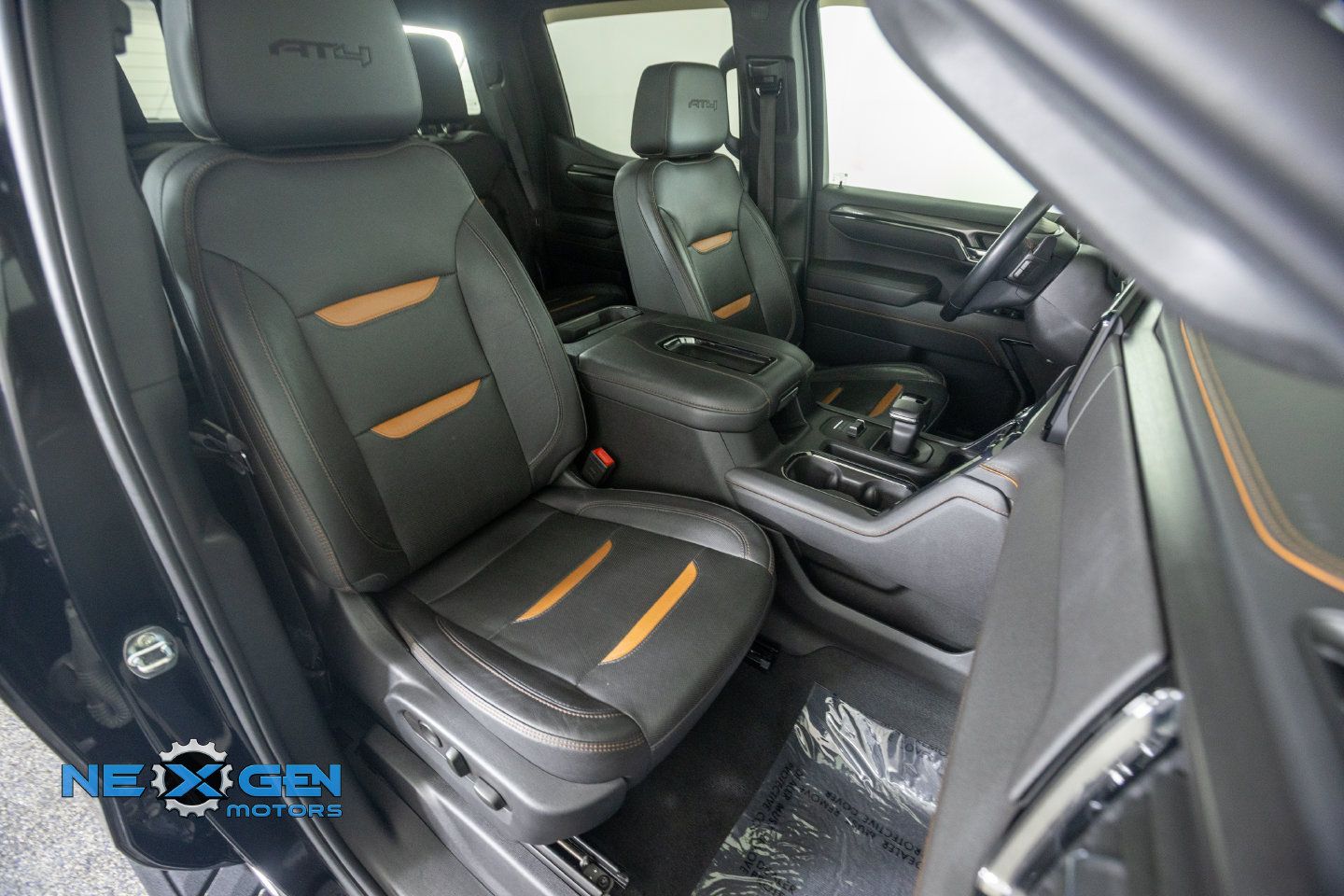Used 2022 GMC Sierra 1500 AT4 w/ AT4 Premium Package AWD/4WD image 10