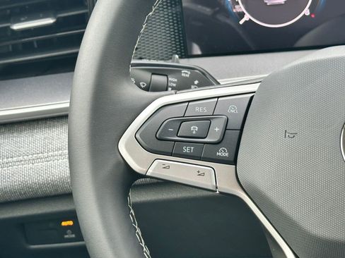 New 2025 Volkswagen Tiguan S FWD image 15
