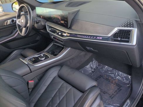 Used 2024 BMW X5 xDrive40i w/ M Sport Package AWD/4WD image 36