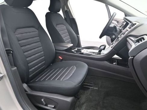 Used 2016 Ford Fusion SE FWD image 25