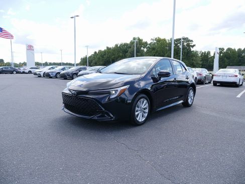 Used 2025 Toyota Corolla SE image 8