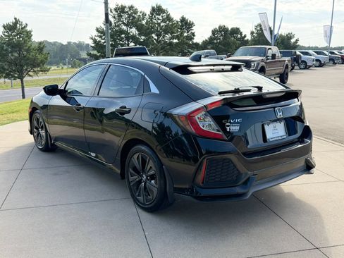 Used 2019 Honda Civic EX image 4