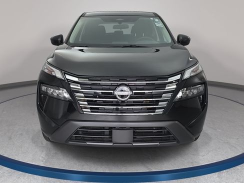 Certified 2025 Nissan Rogue SV FWD image 2