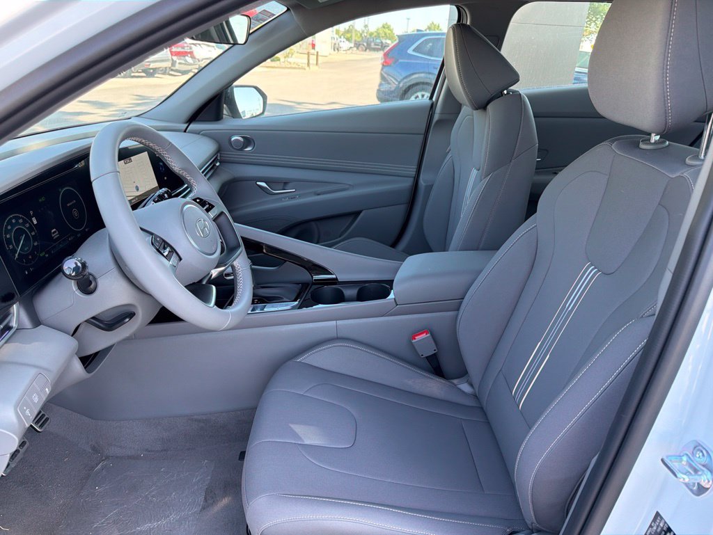 New 2025 Hyundai Elantra SEL FWD image 16