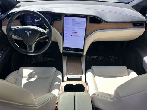 Used 2020 Tesla Model X Long Range image 11