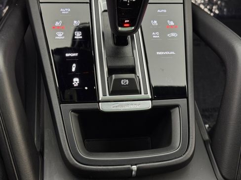 Used 2023 Porsche Cayenne S Platinum image 35