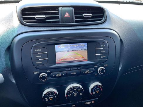 Used 2016 Kia Soul + FWD image 20