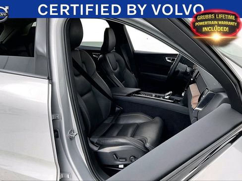 Used 2023 Volvo XC60 B5 Ultimate w/ Climate Package FWD image 11