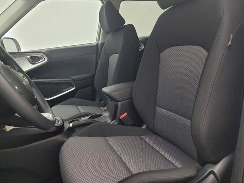 Used 2025 Kia Soul S image 17