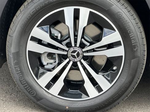 New 2025 Mercedes-Benz GLB 250 image 30