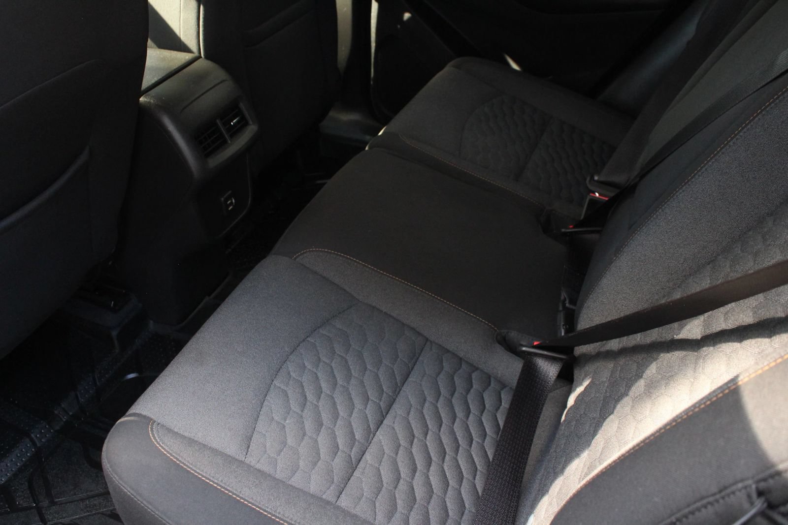 Used 2020 Chevrolet Equinox LT w/ Driver Convenience Package FWD image 18