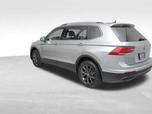 Certified 2024 Volkswagen Tiguan SE image 5