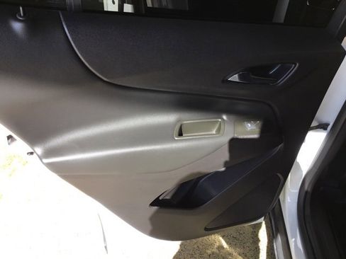 Used 2021 Chevrolet Equinox LT image 40