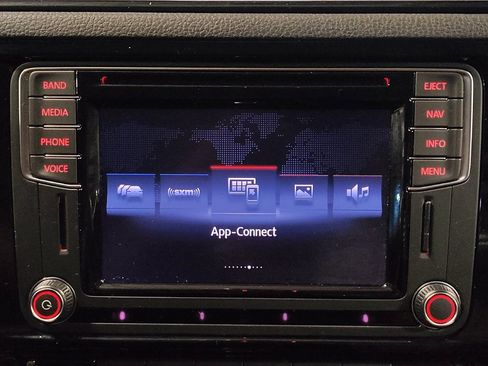 Used 2017 Volkswagen Jetta SEL FWD image 25