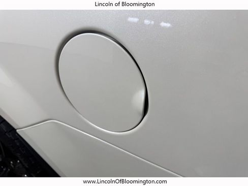 Used 2016 Lincoln Navigator L Reserve image 33