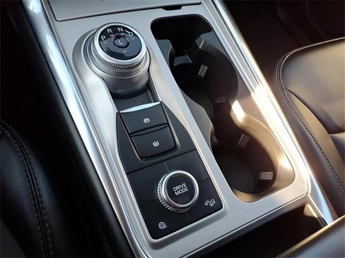 Used 2022 Ford Explorer XLT w/ Equipment Group 202A image 27