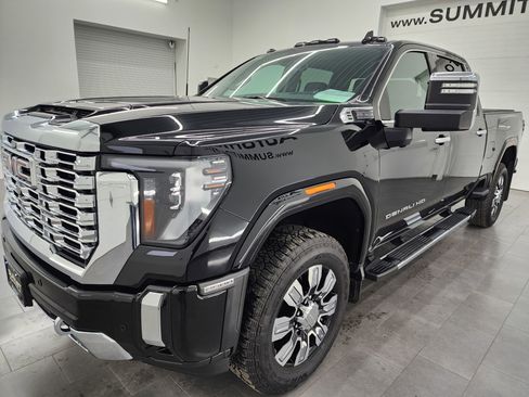 Used 2024 GMC Sierra 2500 Denali w/ Denali Reserve Package image 7