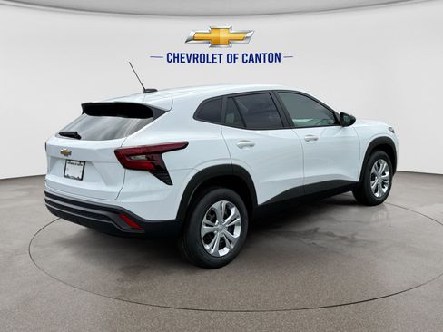 New 2026 Chevrolet Trax LS FWD image 5
