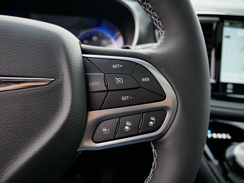 New 2026 Chrysler Pacifica Select image 25