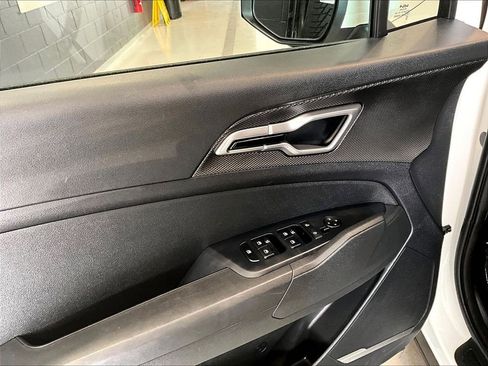 Used 2023 Kia Sportage LX image 9