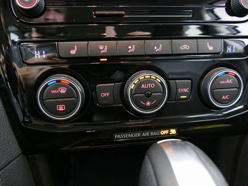 Used 2020 Volkswagen Passat 2.0T SEL image 19