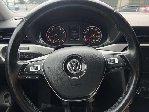 Used 2020 Volkswagen Passat 2.0T SE FWD image 16