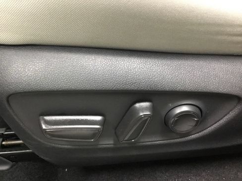 Used 2025 Toyota RAV4 XLE AWD/4WD image 8