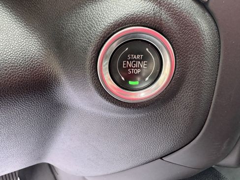 Used 2021 Chevrolet Silverado 1500 LTZ AWD/4WD image 17