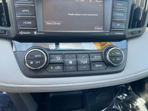Used 2016 Toyota RAV4 XLE AWD/4WD image 12