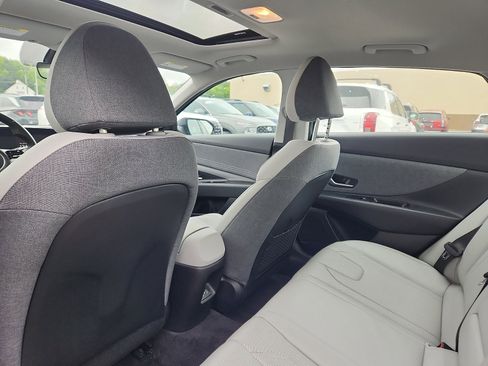 Certified 2024 Hyundai Elantra Limited FWD image 25