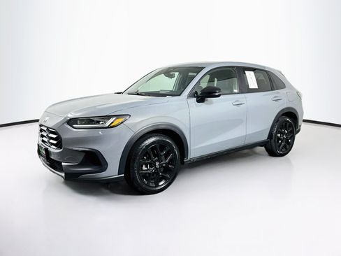Used 2025 Honda HR-V Sport image 3