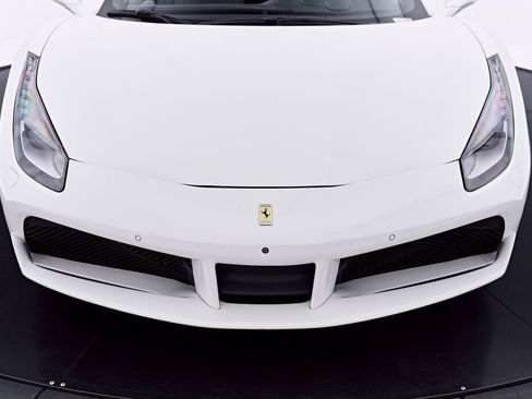 Used 2019 Ferrari 488 Spider RWD image 28