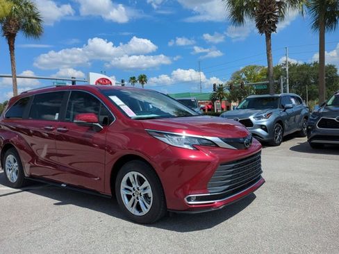 New 2026 Toyota Sienna Limited FWD image 7