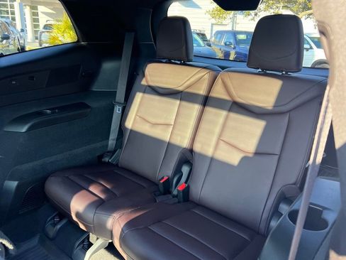 Used 2022 Cadillac XT6 Premium Luxury image 14