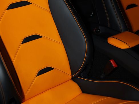 Used 2020 Lamborghini Huracan EVO image 34