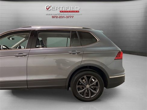 Used 2022 Volkswagen Tiguan SE image 87