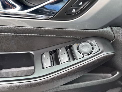 Certified 2023 Chevrolet Traverse LT image 30