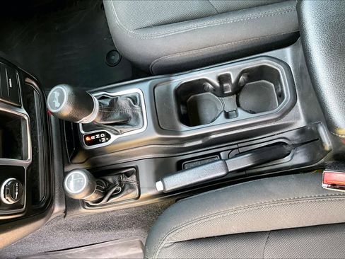 Used 2023 Jeep Wrangler Sport AWD/4WD image 14