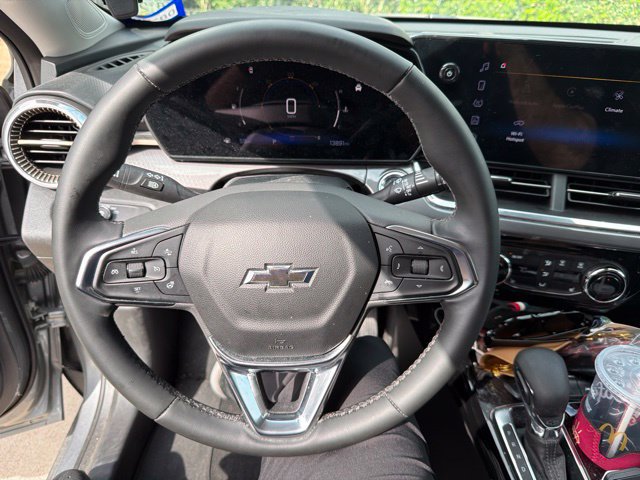 Used 2024 Chevrolet Trax ACTIV w/ Sunroof Package FWD image 5