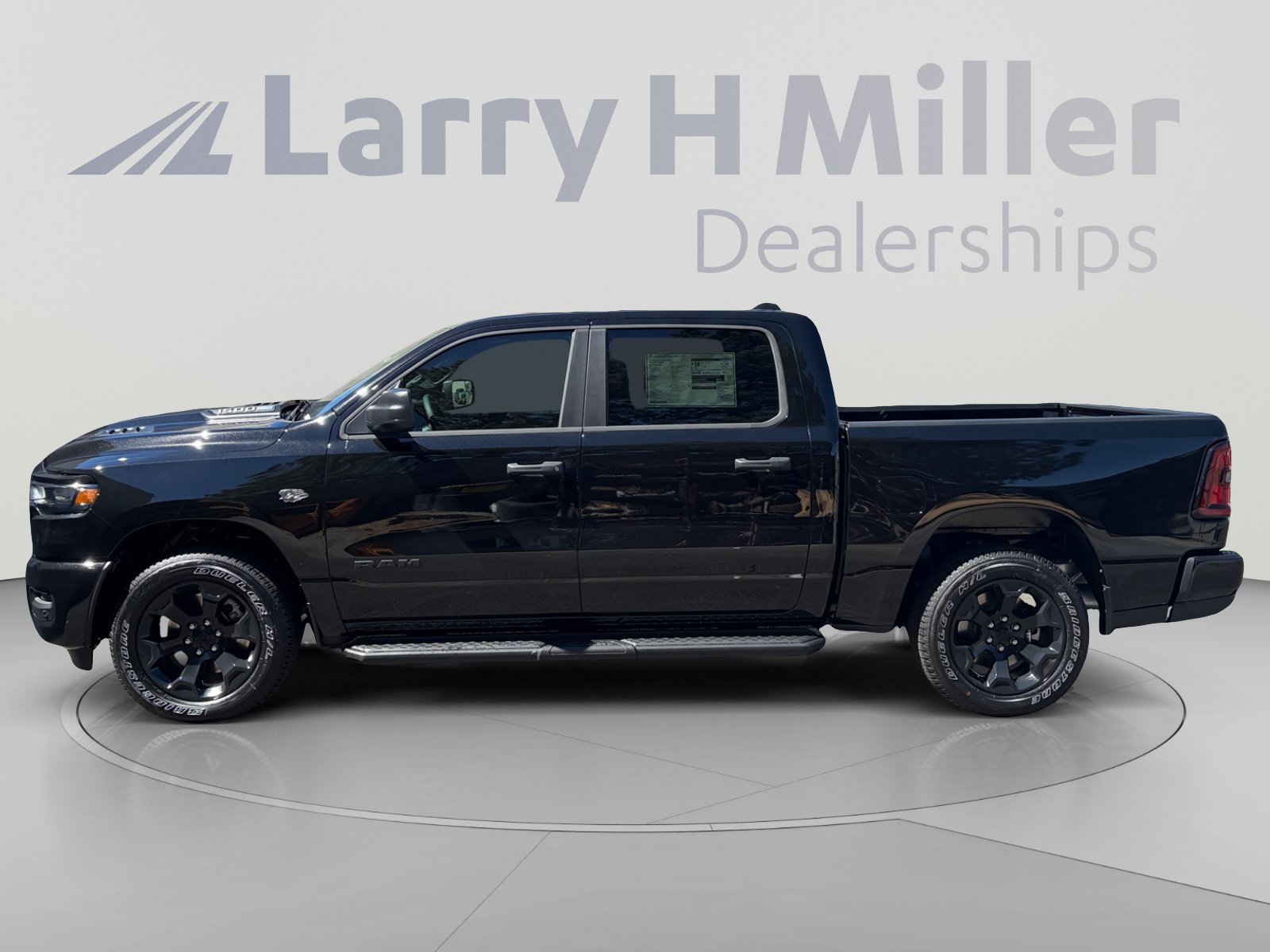 New 2027 RAM 1500 Express AWD/4WD image 2