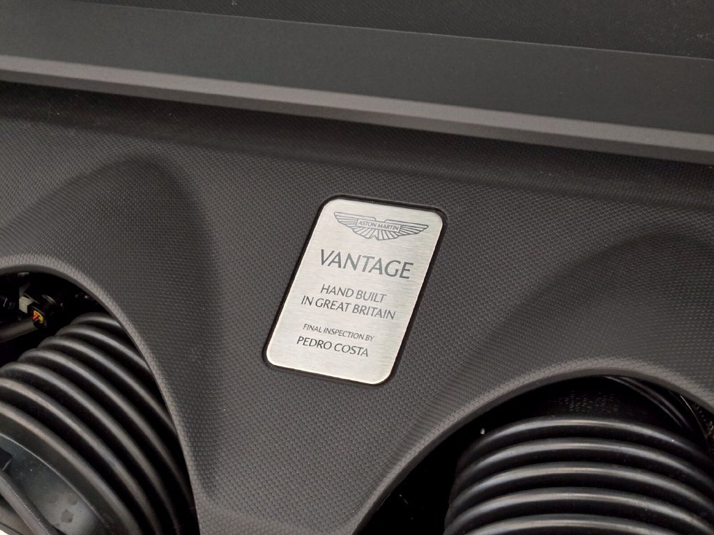 Used 2025 Aston Martin V8 Vantage Coupe RWD image 24