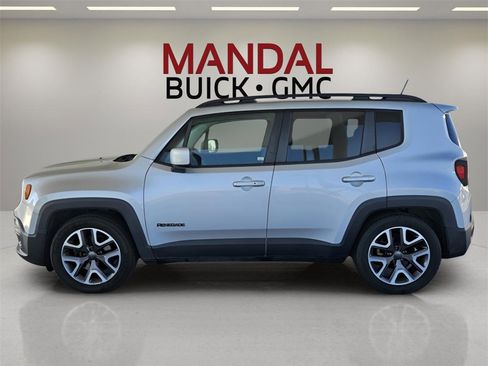 Used 2015 Jeep Renegade Latitude w/ Popular Equipment Group image 9