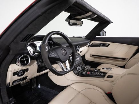 Used 2012 Mercedes-Benz SLS AMG Roadster image 16