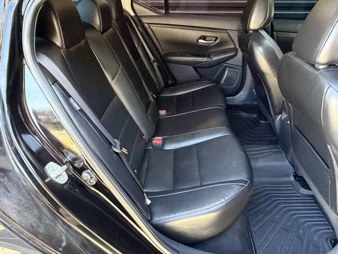 Used 2022 Nissan Sentra SR w/ SR Premium Package FWD image 19