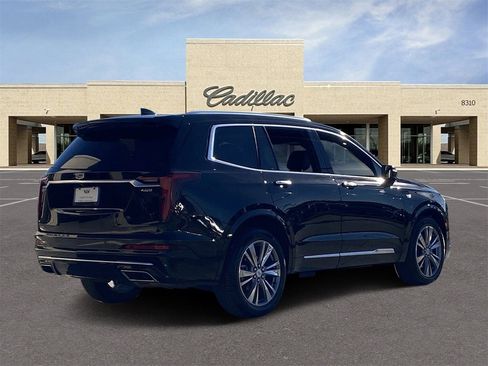 Certified 2025 Cadillac XT6 Premium Luxury image 5